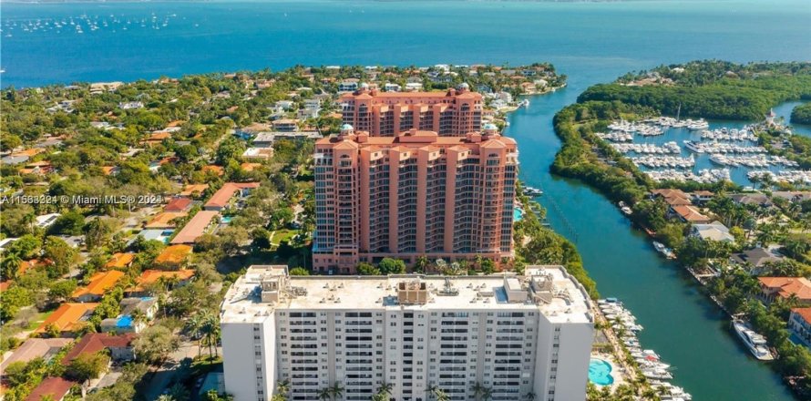 Condominio en Coral Gables, Florida, 1 dormitorio  № 1098589