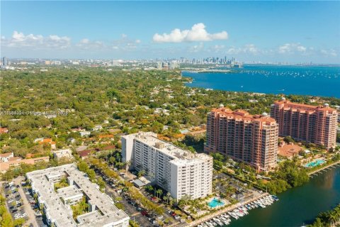 Condominio en venta en Coral Gables, Florida, 1 dormitorio, 84.54 m2 № 1098589 - foto 24