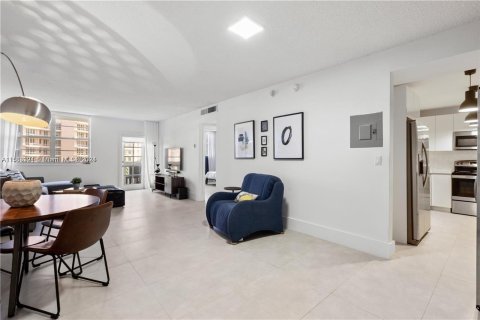 Copropriété à vendre à Coral Gables, Floride: 1 chambre, 84.54 m2 № 1098589 - photo 7