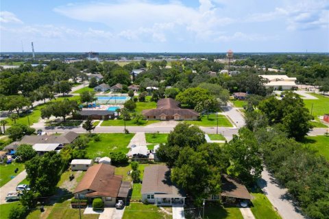 House in Maitland, Florida 3 bedrooms, 119.57 sq.m. № 1323800 - photo 25