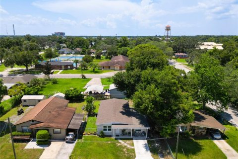 House in Maitland, Florida 3 bedrooms, 119.57 sq.m. № 1323800 - photo 24