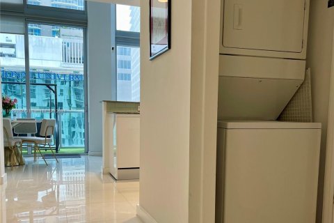 Condo in Miami, Florida, 1 bedroom  № 976084 - photo 12