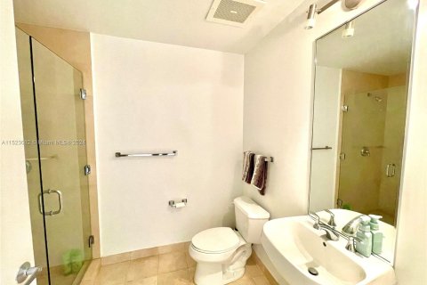 Condominio en venta en Miami, Florida, 1 dormitorio, 106.56 m2 № 976084 - foto 15