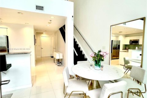 Condo in Miami, Florida, 1 bedroom  № 976084 - photo 27