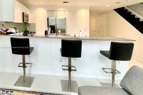 Condominio en venta en Miami, Florida, 1 dormitorio, 106.56 m2 № 976084 - foto 23