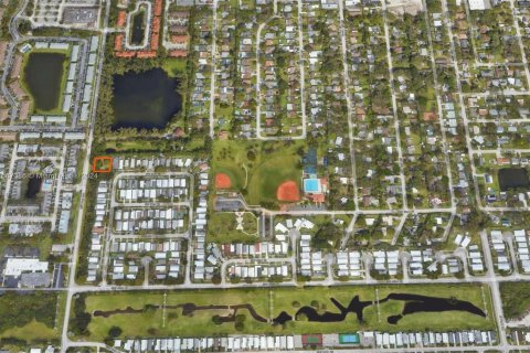 Terrain à vendre à Dania Beach, Floride № 1176316 - photo 1