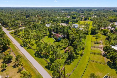 House in Lake Worth, Florida 5 bedrooms, 334.08 sq.m. № 1133103 - photo 3