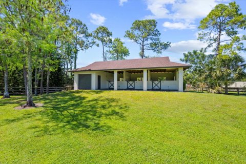 House in Lake Worth, Florida 5 bedrooms, 334.08 sq.m. № 1133103 - photo 10