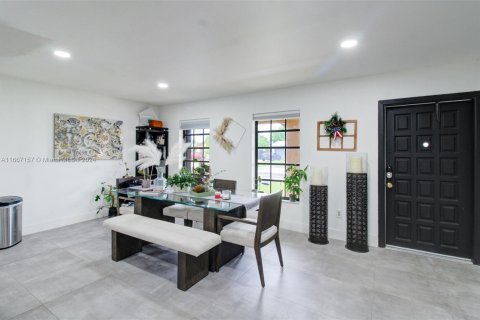 Casa en venta en Miami, Florida, 4 dormitorios, 173.91 m2 № 1384331 - foto 5