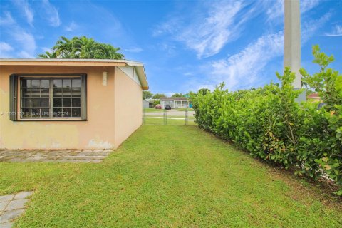 Villa ou maison à vendre à Miami, Floride: 4 chambres, 173.91 m2 № 1384331 - photo 30