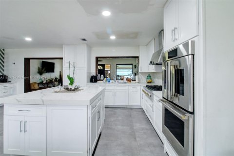 Casa en venta en Miami, Florida, 4 dormitorios, 173.91 m2 № 1384331 - foto 8