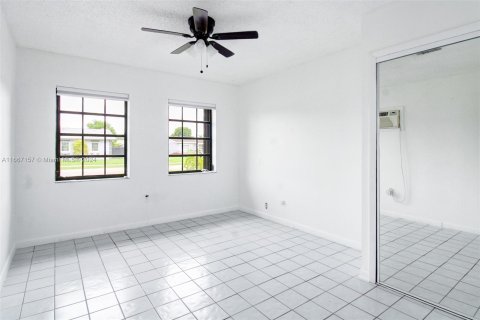 Casa en venta en Miami, Florida, 4 dormitorios, 173.91 m2 № 1384331 - foto 26