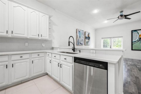 Adosado en venta en Tampa, Florida, 3 dormitorios, 247.68 m2 № 1266530 - foto 12