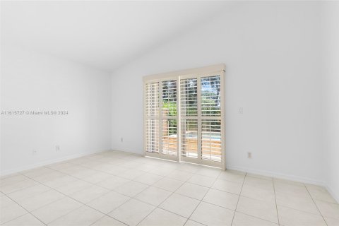 House in Boynton Beach, Florida 3 bedrooms, 143.81 sq.m. № 1238232 - photo 14