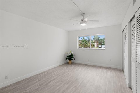 Condominio en venta en Boynton Beach, Florida, 1 dormitorio, 70.42 m2 № 1238234 - foto 13