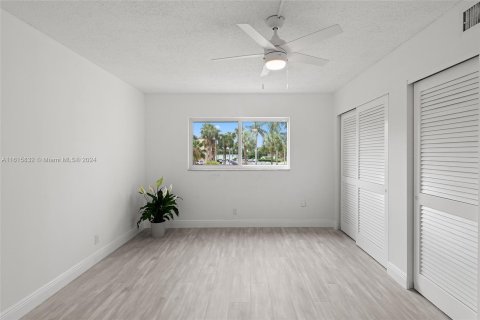 Condominio en venta en Boynton Beach, Florida, 1 dormitorio, 70.42 m2 № 1238234 - foto 12