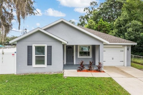 Casa en venta en Tampa, Florida, 3 dormitorios, 114.46 m2 № 1366259 - foto 1