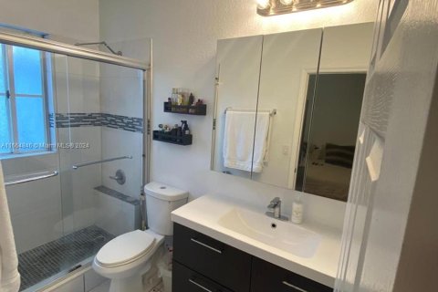 Townhouse in Doral, Florida 4 bedrooms, 140 sq.m. № 1384146 - photo 6