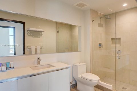 Condo in Hollywood, Florida, 2 bedrooms  № 1384145 - photo 10