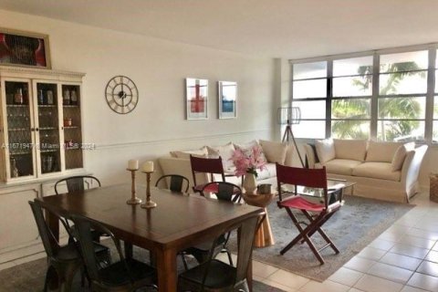 Condo in Miami Beach, Florida, 1 bedroom  № 1393637 - photo 7