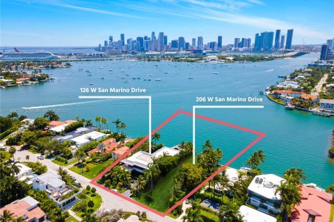 Villa ou maison à vendre à Miami Beach, Floride: 10 chambres, 1129.78 m2 № 507503 - photo 1