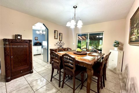 Casa en venta en Miami, Florida, 3 dormitorios, 176.51 m2 № 1281396 - foto 4