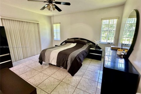 Casa en venta en Miami, Florida, 3 dormitorios, 176.51 m2 № 1281396 - foto 9