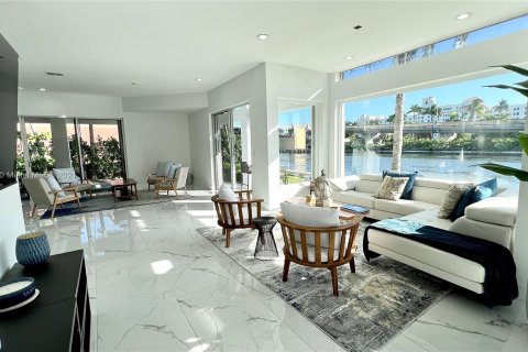 Casa en alquiler en Hollywood, Florida, 5 dormitorios, 243.87 m2 № 1024 - foto 4