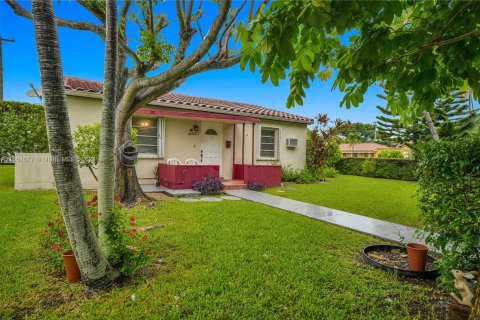 Villa ou maison à vendre à Miami, Floride: 3 chambres, 98.94 m2 № 1333106 - photo 1