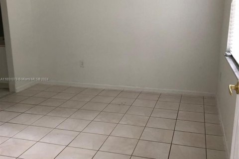 Townhouse in Miramar, Florida 2 bedrooms, 93.37 sq.m. № 1333155 - photo 7