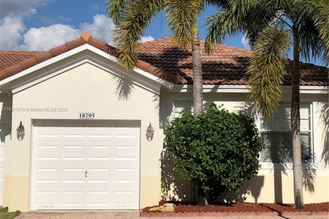 Townhouse in Miramar, Florida 2 bedrooms, 93.37 sq.m. № 1333155 - photo 2