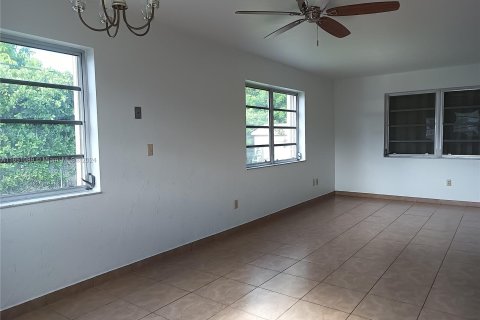 Apartamento en alquiler en Hollywood, Florida, 2 dormitorios, 108.97 m2 № 1333154 - foto 5