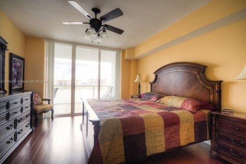 Condo in Sunny Isles Beach, Florida, 2 bedrooms  № 1378784 - photo 20