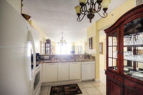 Copropriété à vendre à Sunny Isles Beach, Floride: 2 chambres, 116.59 m2 № 1378784 - photo 15