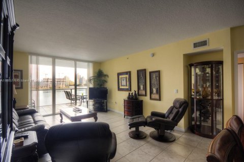 Condo in Sunny Isles Beach, Florida, 2 bedrooms  № 1378784 - photo 4