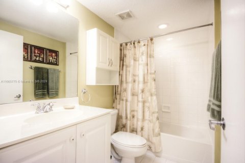 Copropriété à vendre à Sunny Isles Beach, Floride: 2 chambres, 116.59 m2 № 1378784 - photo 23