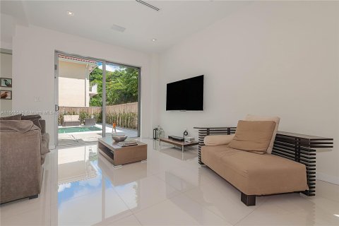 Townhouse in Miami, Florida 3 bedrooms, 195.47 sq.m. № 1378741 - photo 10