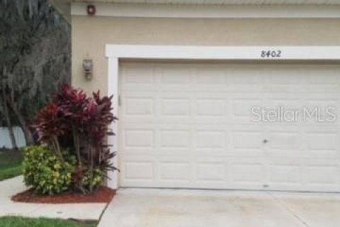 Townhouse in Tampa, Florida 3 bedrooms, 169.45 sq.m. № 1363480 - photo 1