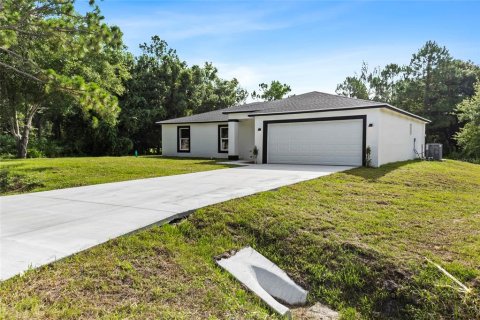 House in Okeechobee, Florida 3 bedrooms, 137.96 sq.m. № 1268024 - photo 2