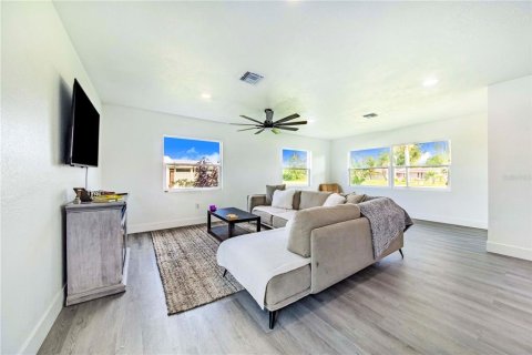 Casa en venta en Indian lake estates, Florida, 3 dormitorios, 193.79 m2 № 1326267 - foto 20