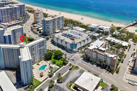 Condo in Pompano Beach, Florida, 1 bedroom  № 1180145 - photo 1