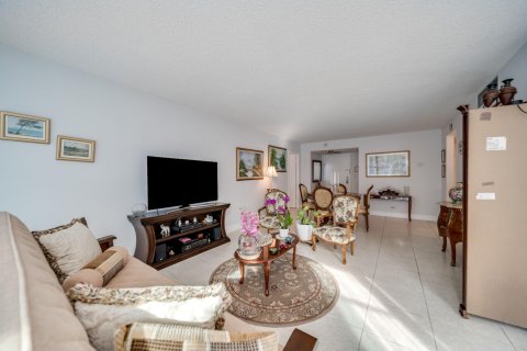 Condo in Sunny Isles Beach, Florida, 1 bedroom  № 941160 - photo 29