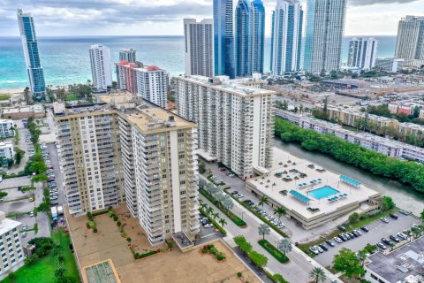 Condo in Sunny Isles Beach, Florida, 1 bedroom  № 941160 - photo 6