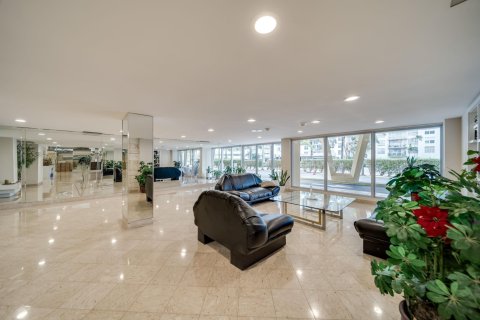 Condo in Sunny Isles Beach, Florida, 1 bedroom  № 941160 - photo 15