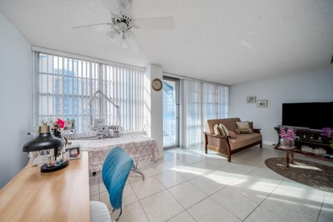 Condo in Sunny Isles Beach, Florida, 1 bedroom  № 941160 - photo 27