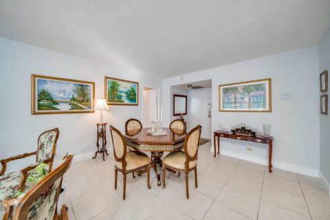 Condo in Sunny Isles Beach, Florida, 1 bedroom  № 941160 - photo 28