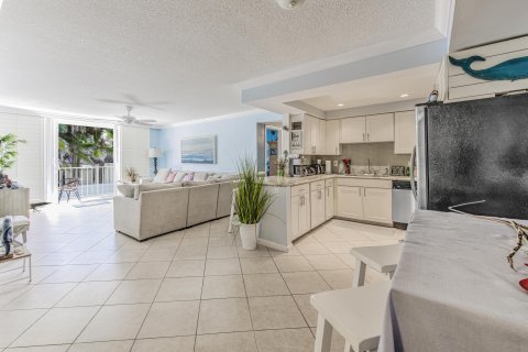 Condo in Juno Beach, Florida, 2 bedrooms  № 1180190 - photo 24