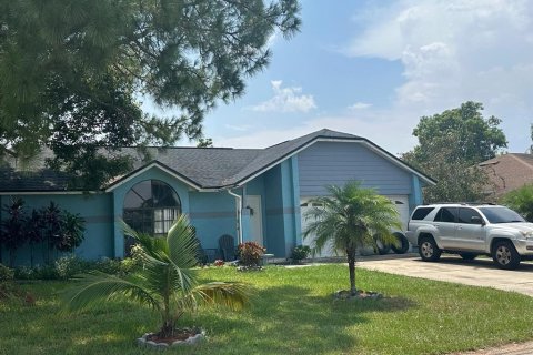 House in Kissimmee, Florida 3 bedrooms, 121.89 sq.m. № 1363704 - photo 1