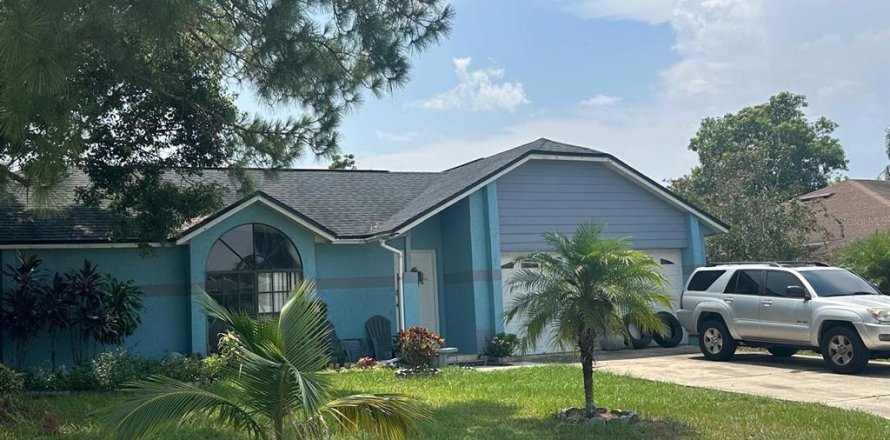 Villa ou maison à Kissimmee, Floride 3 chambres, 121.89 m2 № 1363704