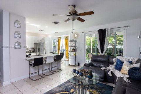 Casa en venta en Pembroke Pines, Florida, 4 dormitorios, 239.5 m2 № 1281570 - foto 10